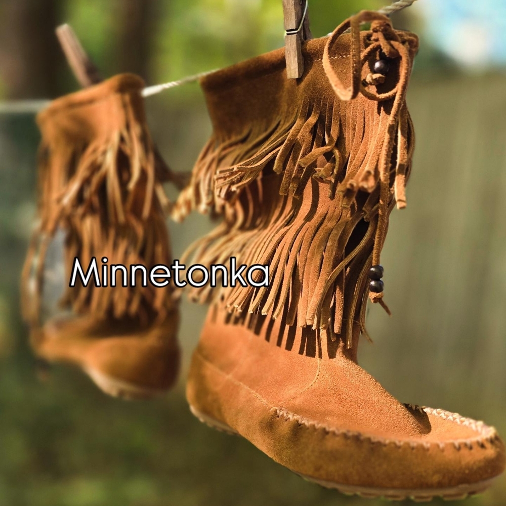 Minnetonka fringe brown suede leather boots size 8 perfect for fall